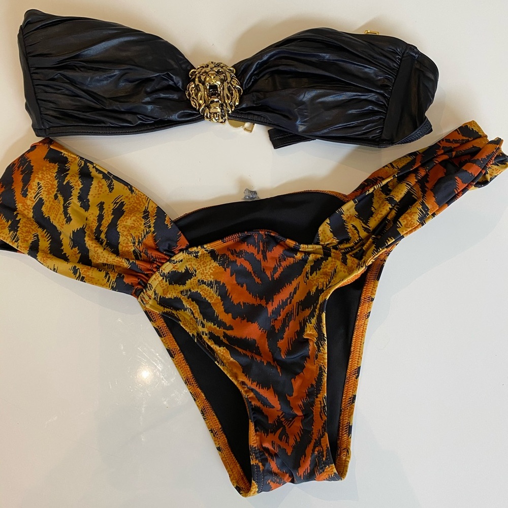 Victoria’s Secret bikini